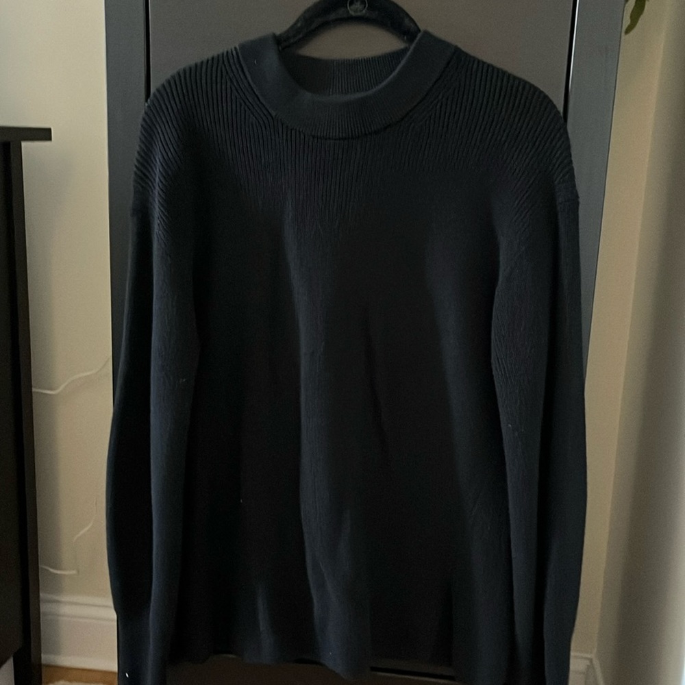 Lululemon Black cotton crewneck sweater